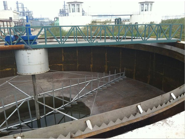 刮泥機(jī)使用現(xiàn)場(chǎng)